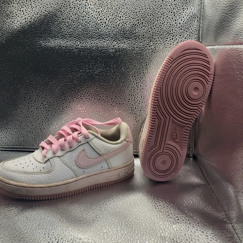 Girls' Nike Air Force 1 Low white Pink Foam Size 13 c